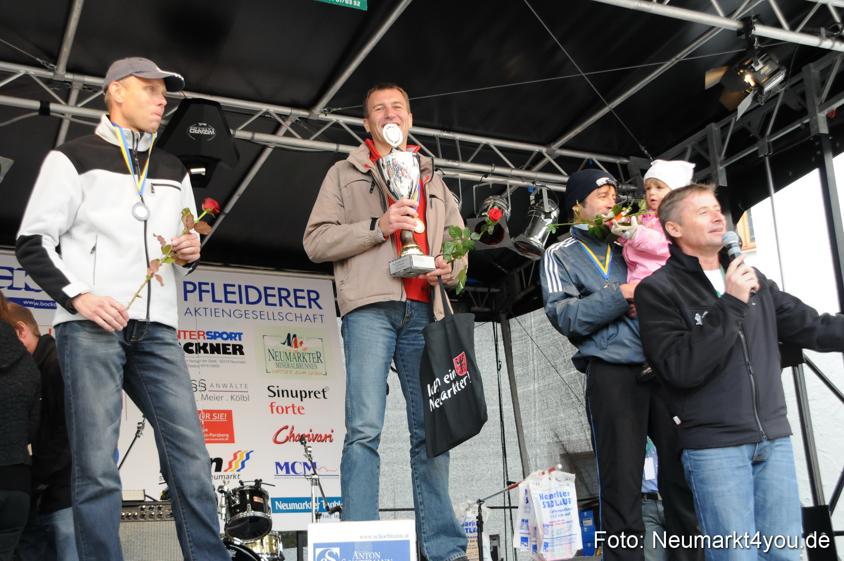 0029 Siegerehrung Stadtlauf Neumarkt 2008